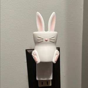 Bath and Body Works Bunny Wallflower Plug In